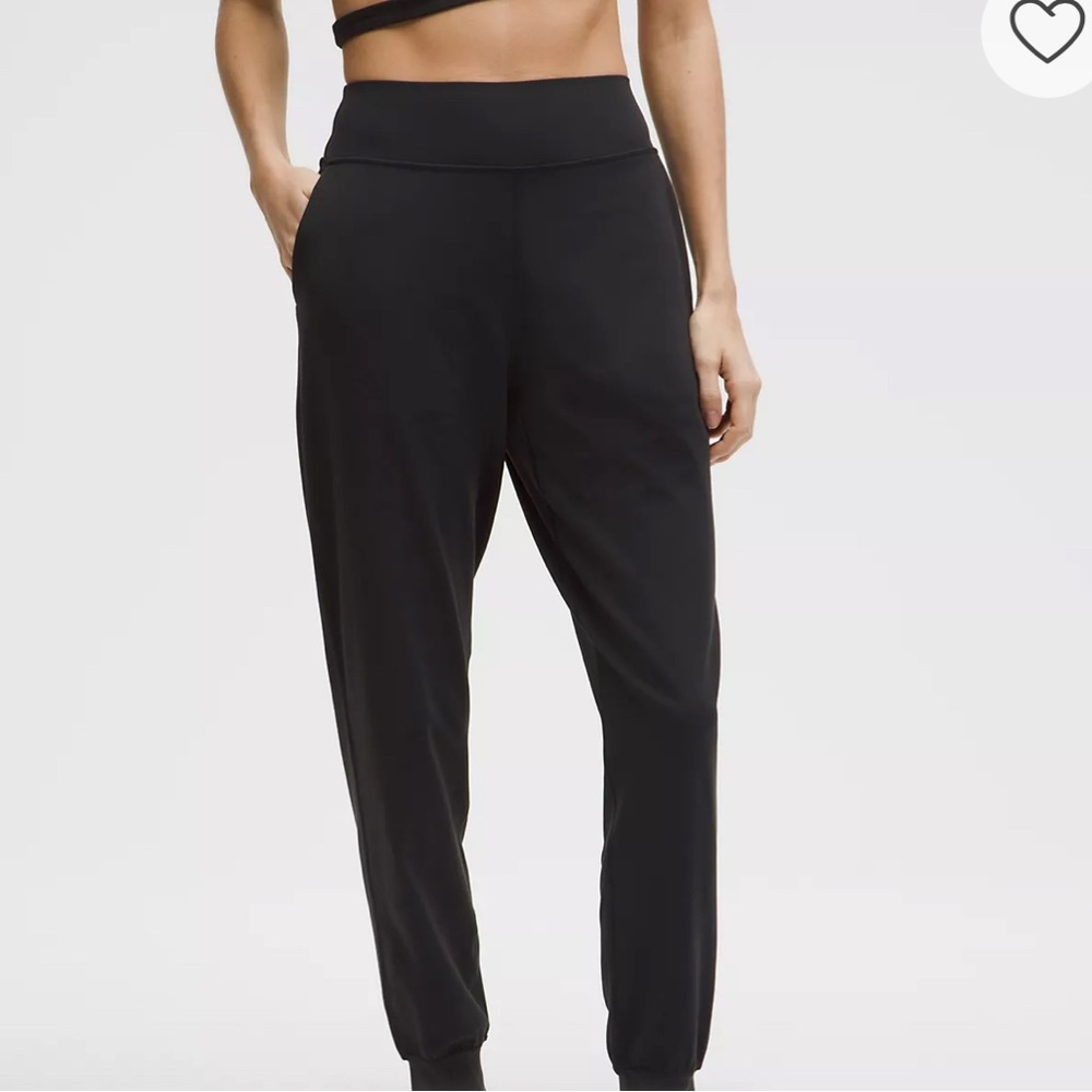Lululemon Align High Rise Jogger 
Regular length 
Size 10 
NWOT
NEVER WORN